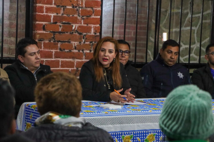 Se reúne Fabiola Ricci con el Consejo de Seguridad Vecinal de San Cristóbal