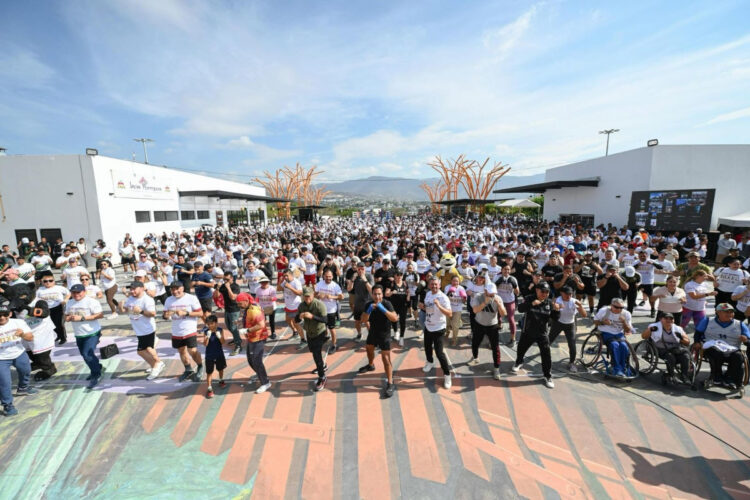 Eduardo Ramírez se suma al llamado por la paz y contra las adicciones en la Clase Nacional de Boxeo