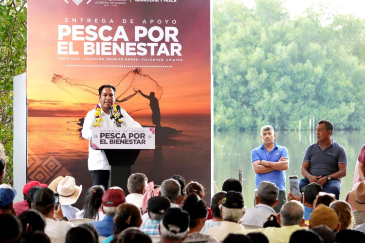 ERA impulsa desarrollo pesquero en Pijijiapan con entrega de apoyos