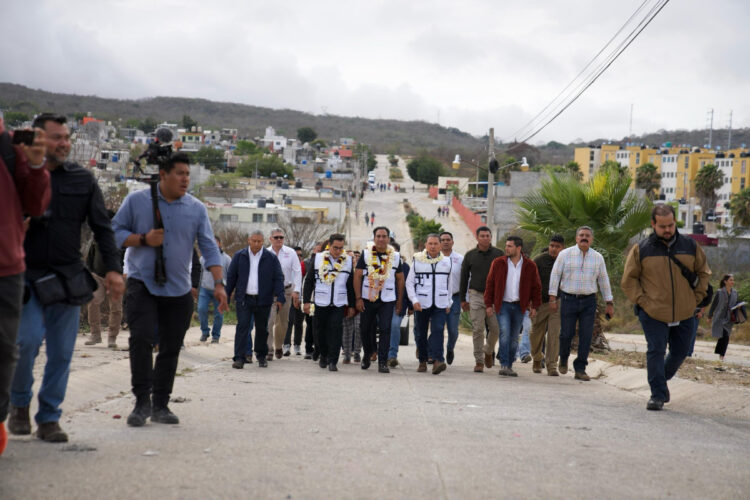 Eduardo Ramírez encabeza colocación de primera piedra para construcción de la Preparatoria Ciudad Maya