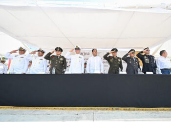 Asiste Eduardo Ramírez a ceremonia conmemorativa por el CXI Aniversario de la Gesta Heroica del Puerto de Veracruz