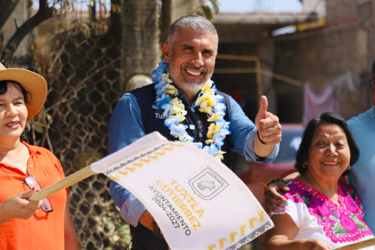 Ángel Torres inicia otra pavimentación en la colonia Francisco I. Madero