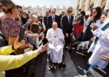  Gabinete del Papa, clave en su convalecencia; ellos son sus ‘manos derecha e izquierda’