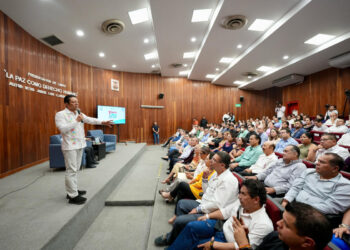 Jorge Llaven presenta ‘La paz como derecho Humano’ en la 1ª Feria del Libro del PJE