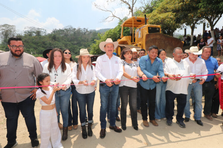 Tecpatán recibe respaldo institucional para fortalecer al campo: SAGyP