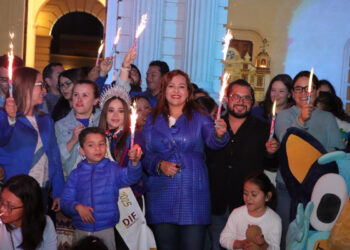 San Cristóbal se ilumina de azul en el Día Internacional por el Autismo