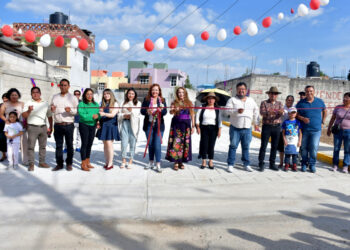 En la colonia El Vergel, inaugura Fabiola Ricci rehabilitación de drenaje sanitario y pavimentación con concreto hidráulico