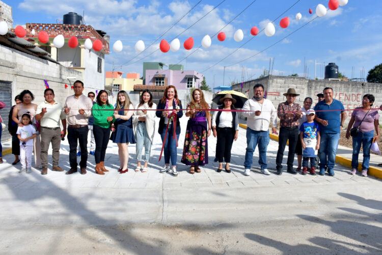 En la colonia El Vergel, inaugura Fabiola Ricci rehabilitación de drenaje sanitario y pavimentación con concreto hidráulico