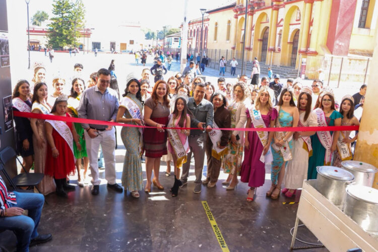 Inaugura Fabiola Ricci la Feria del Tamal en SCLC
