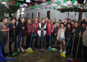 Encabeza Fabiola Ricci jornada de limpieza en el Mercado de Dulces y Artesanías de San Cristóbal