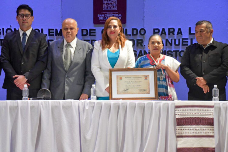 Entregan Medalla ‘Dr. Manuel Velasco Suárez al Mérito Sancristobalense’ a la Dra. María Victoria Espinosa Villatoro
