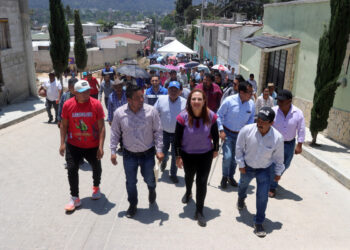 Asiste Fabiola Ricci a las celebraciones del 31 aniversario de la Colonia 10 de Abril