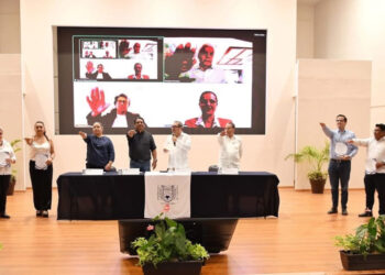 Toman protesta al CCA del PUIA de la UNACH