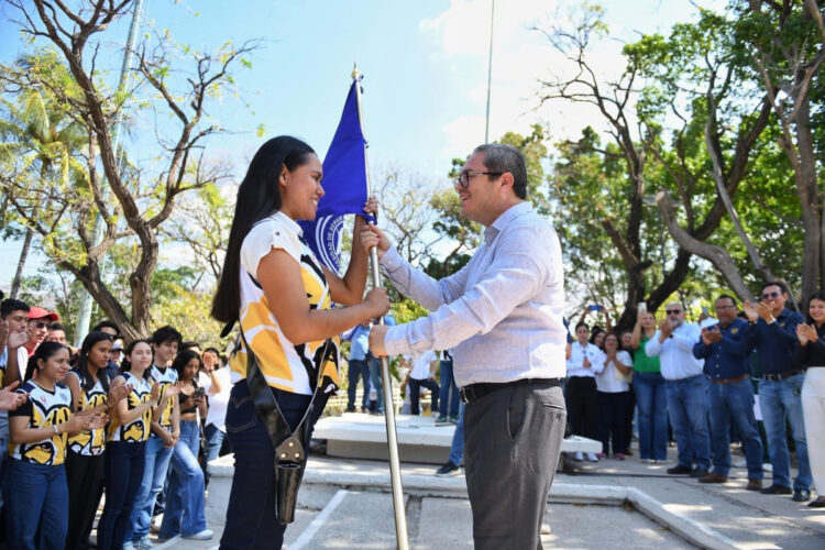 Abanderan a delegación de la UNACH para la Universiada 2025