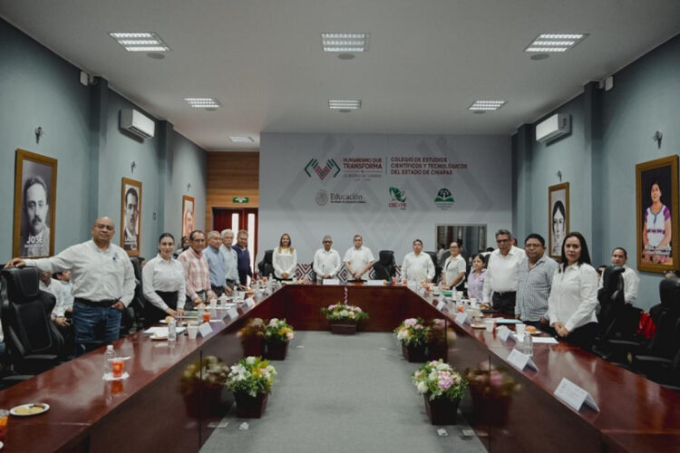 Se realiza en Cecytech sesión académica para validar propuestas curriculares en Chiapas