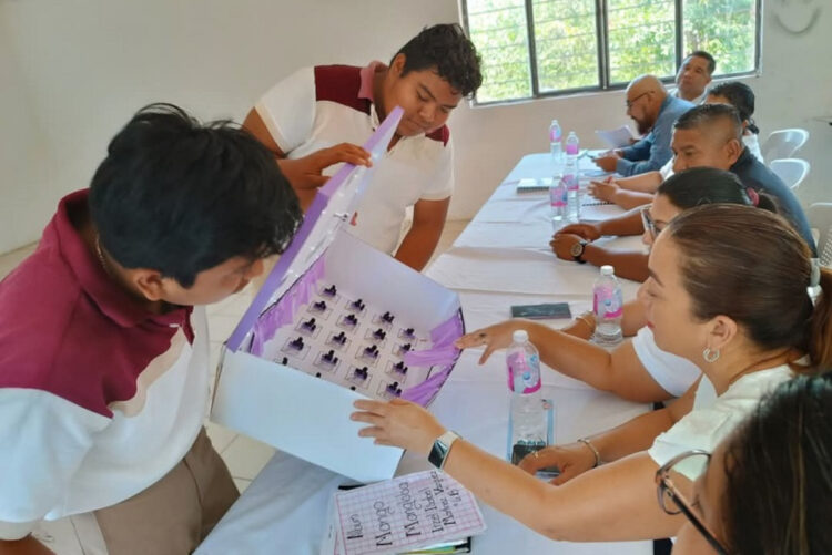 Estudiantes del CECyTE 26 La Libertad presentan proyectos de investigación tecnológica