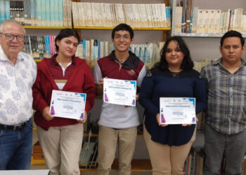 Interfaz biomédica portátil creada en el CECyT 14 Jesús María Garza competirá a nivel nacional