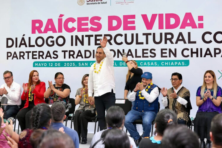 Eduardo Ramírez reconoce legado y compromiso de las parteras tradicionales de Chiapas