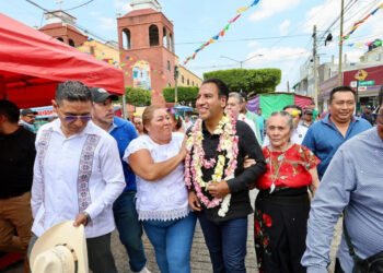 Eduardo Ramírez celebró el día de la Santa Cruz con trabajadores de la construcción