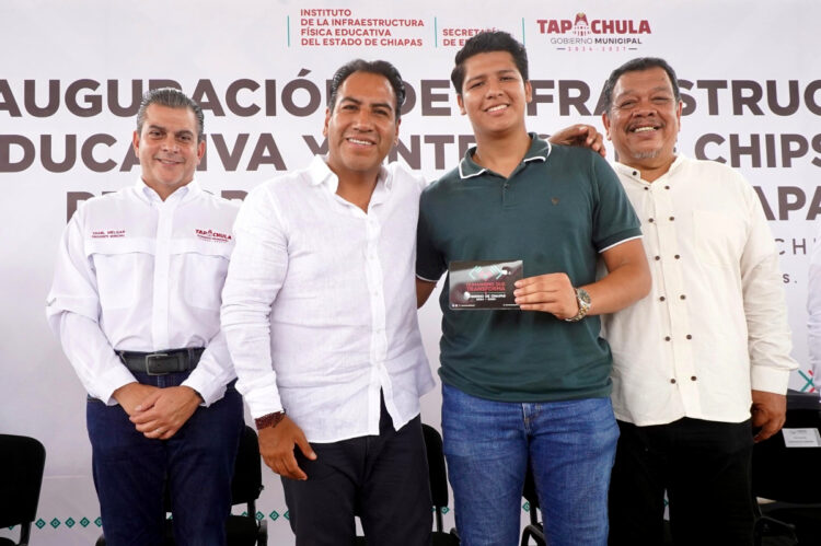 Eduardo Ramírez entrega infraestructura y apoyos de Conecta Chiapas en la UPTap