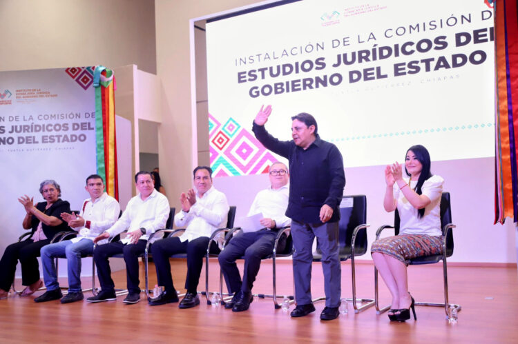 Juan Carlos Moreno participa en la Instalación de la Comisión de Estudios Jurídicos del Gobierno del Estado