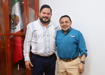 Recibe Juan Carlos Moreno Guillén a integrantes de comunidades de Tenejapa