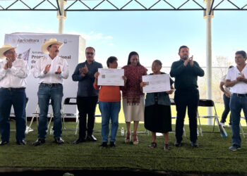 Gobiernos Federal y Estatal impulsan al campo con entrega directa de fertilizantes