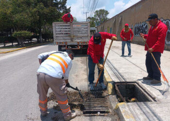 Refuerzan limpieza drenes y alcantarillas en San Cristóbal