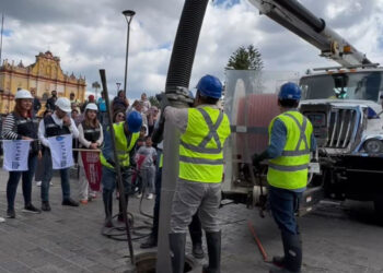 Presidenta Fabiola Ricci Diestel llama a evitar taponamientos por basura en San Cristóbal