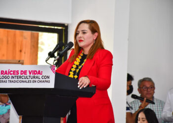 Reconocen labor de parteras tradicionales en San Cristóbal