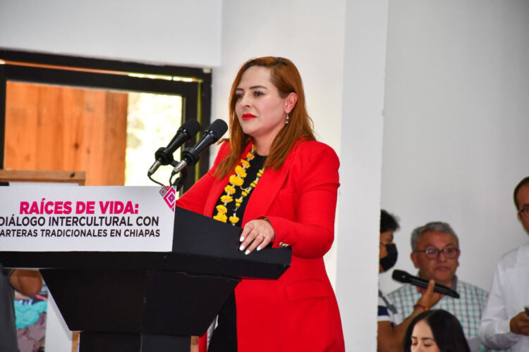 Reconocen labor de parteras tradicionales en San Cristóbal