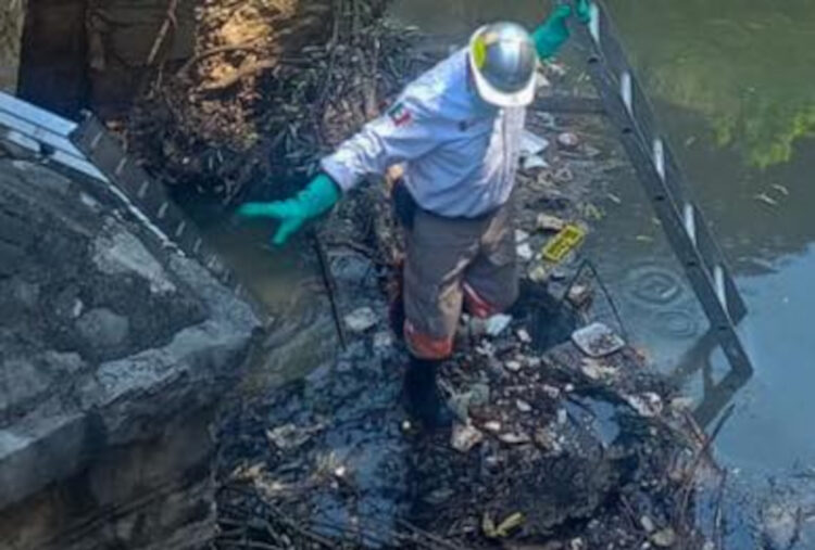 Realizan limpieza de puente en San Cristóbal de Las Casas