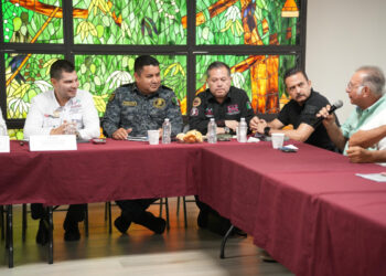 Secretario de SSP sostiene reunión de trabajo con fruticultores y mangueros en Tapachula