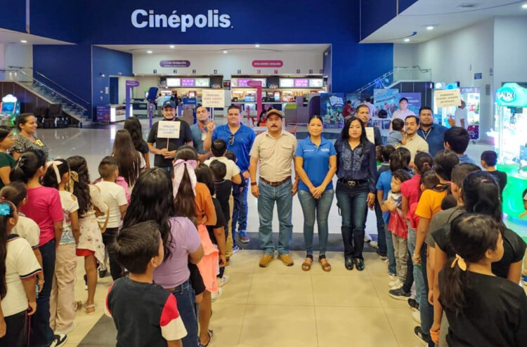 Todo un éxito la matiné de mediodía por la celebración del Día del Niño y la Niña