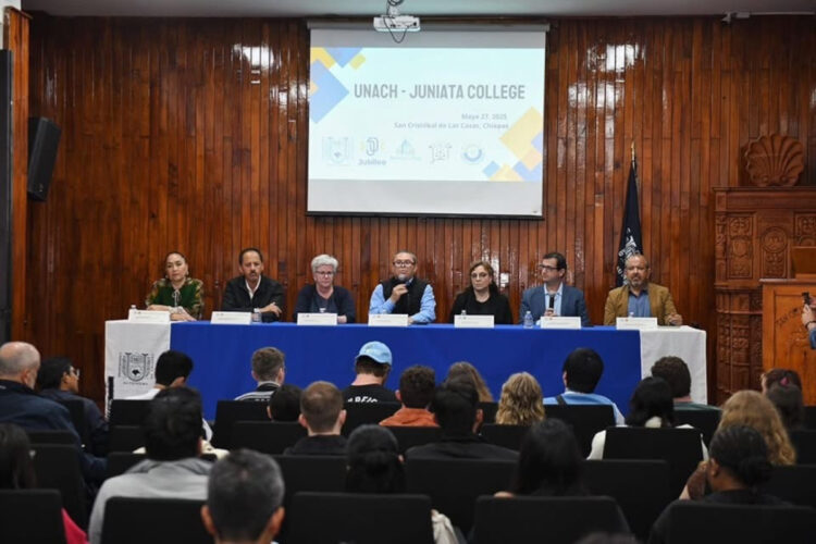 Realizan estudiantes de Estados Unidos estancia académica en la UNACH