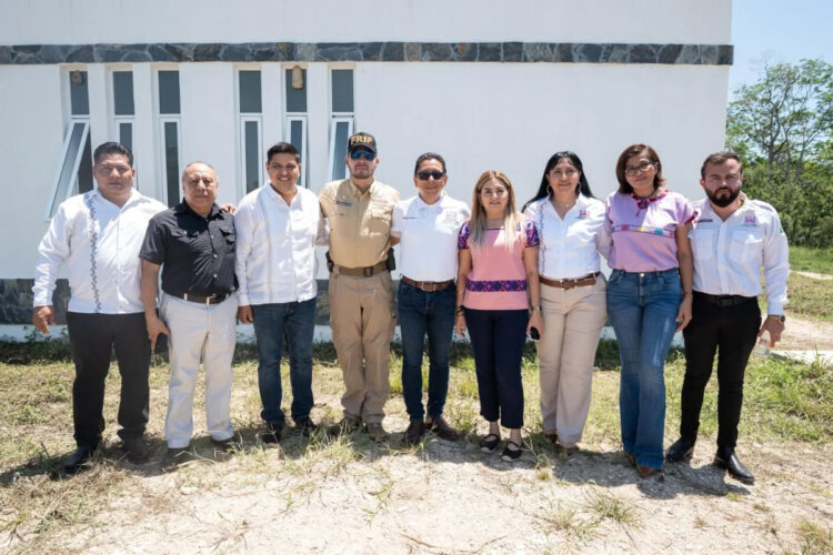 Secretario de SSP atestigua entrega de Becas ‘Rosario Castellanos’