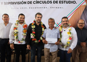 En la región Soconusco, entregan Becas ‘Rosario Castellanos’ a beneficiarios de tres municipios