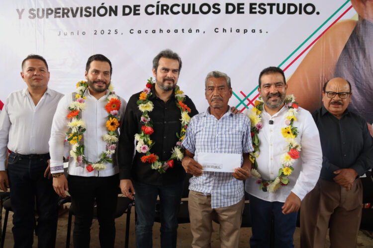 En la región Soconusco, entregan Becas ‘Rosario Castellanos’ a beneficiarios de tres municipios