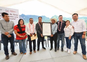 Eduardo Ramírez entrega certificación de área natural protegida a El Calvario