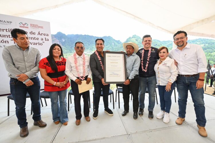 Eduardo Ramírez entrega certificación de área natural protegida a El Calvario