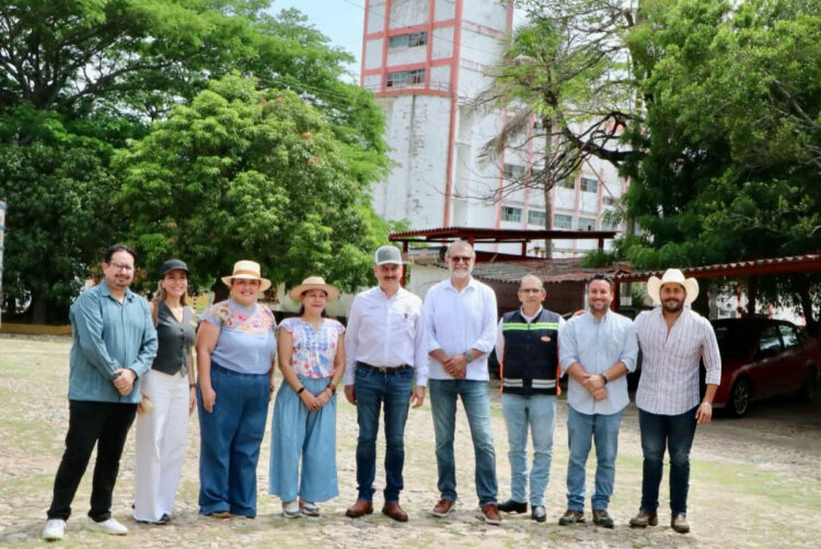 Gobiernos Estatal y Federal analizan factibilidad de reactivar la planta de Minsa en Arriaga