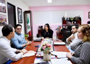 Sostiene reunión de trabajo la titular de la SAyBG con el diputado Juan Marcos Trinidad