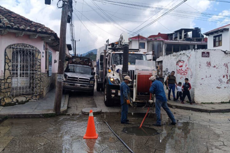 Realiza Sapam trabajos de desazolve en la zona centro de San Cristóbal