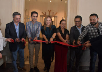 Inauguran en el Musac la exposición ‘Cacao TIC: Tejiendo la historia del cacao’
