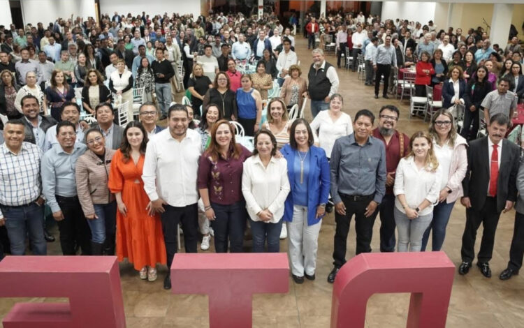 Ayuntamiento y DIF SCLC celebran a las y los maestros