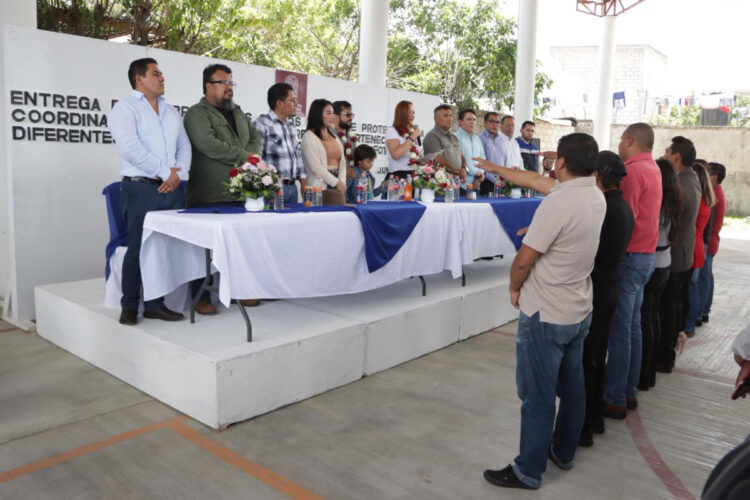Toman protesta a integrantes de la Coordinación General de la Zona Norte en San Cristóbal