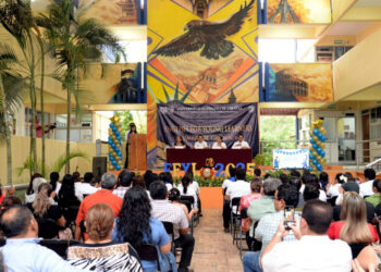 Concluyen niños cursos de inglés en la UNACH