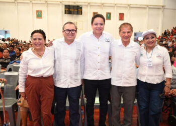 Realiza Oswaldo Chacón Rojas una intensa gira de trabajo en Palenque y Catazajá