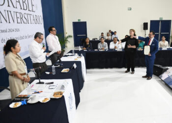 Aprueba CU entregar Doctorado Honoris Causa a Javier Espinoza y Carlos Navarrete