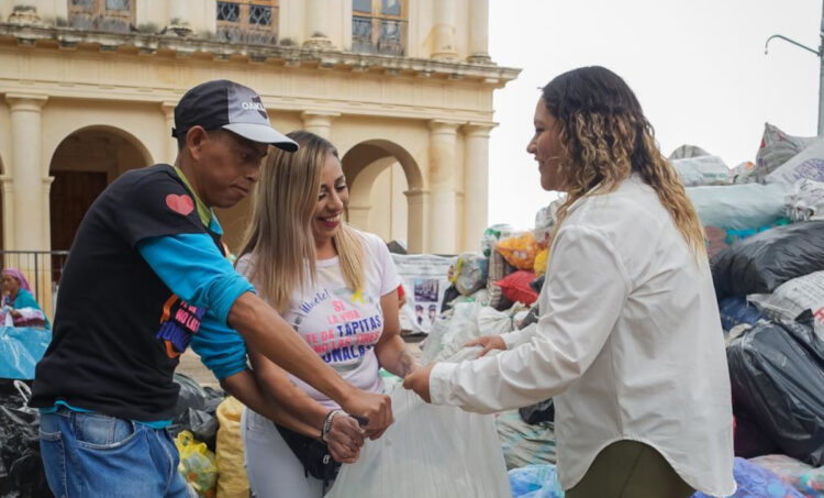 Realizan kermés solidaria en apoyo a Osvaldo en SCLC
